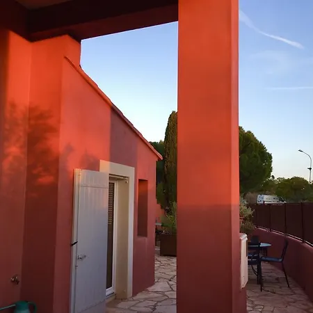 فندق La Maison Des Ocres - Provence 3*