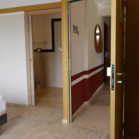 Hotel La Maison Des Ocres - Provence 3*