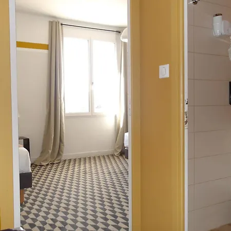 Hotel La Maison Des Ocres - Provence 3*