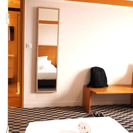 Hotel La Maison Des Ocres - Provence 3*
